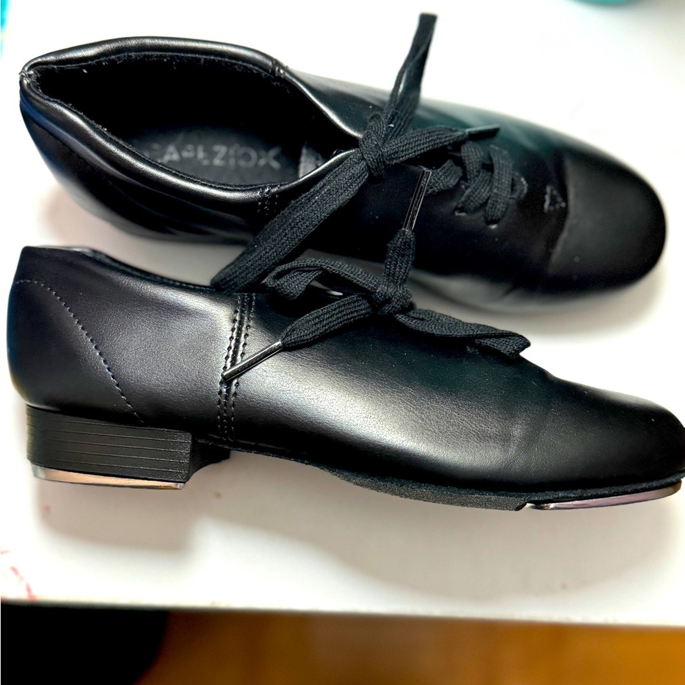 Used/Like New Capezio Black Tap Shoes SZ 6 Women’s